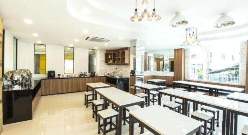 The Circle Hotel Buriram Exterior foto