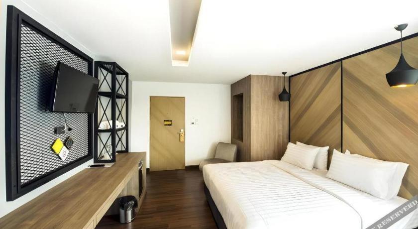The Circle Hotel Buriram Exterior foto